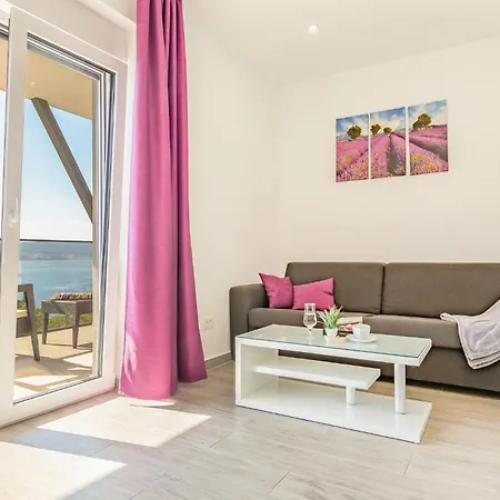 2 Bedroom Stunning In Medici 아파트